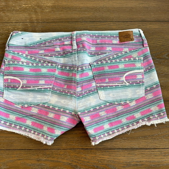 American Eagle Stretch Shorts Size 10 - Picture 3 of 5